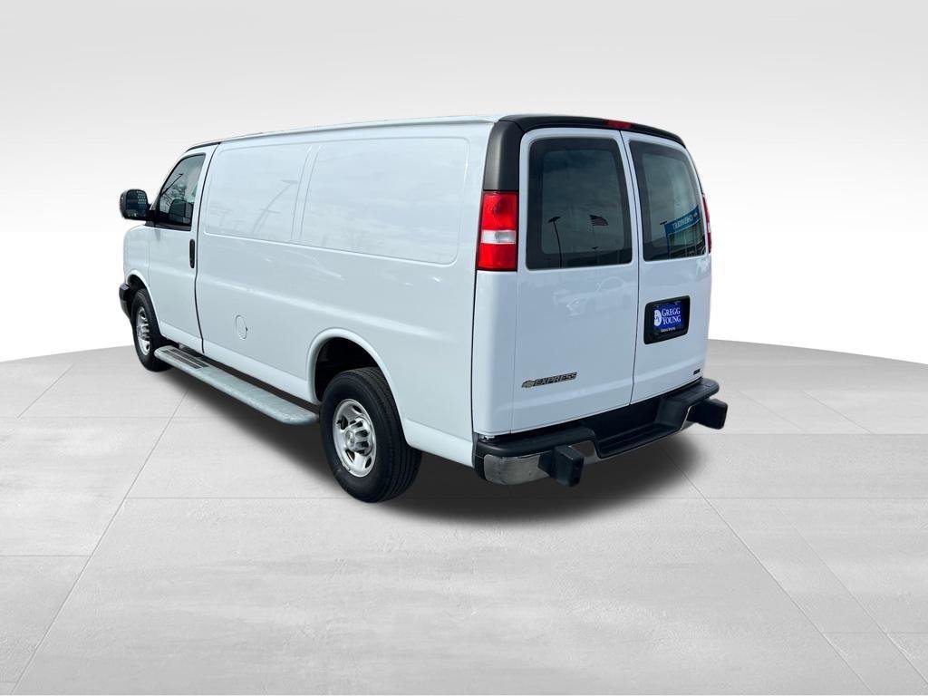 Used 2024 Chevrolet Express 2500 w/ Driver Convenience Package image 4