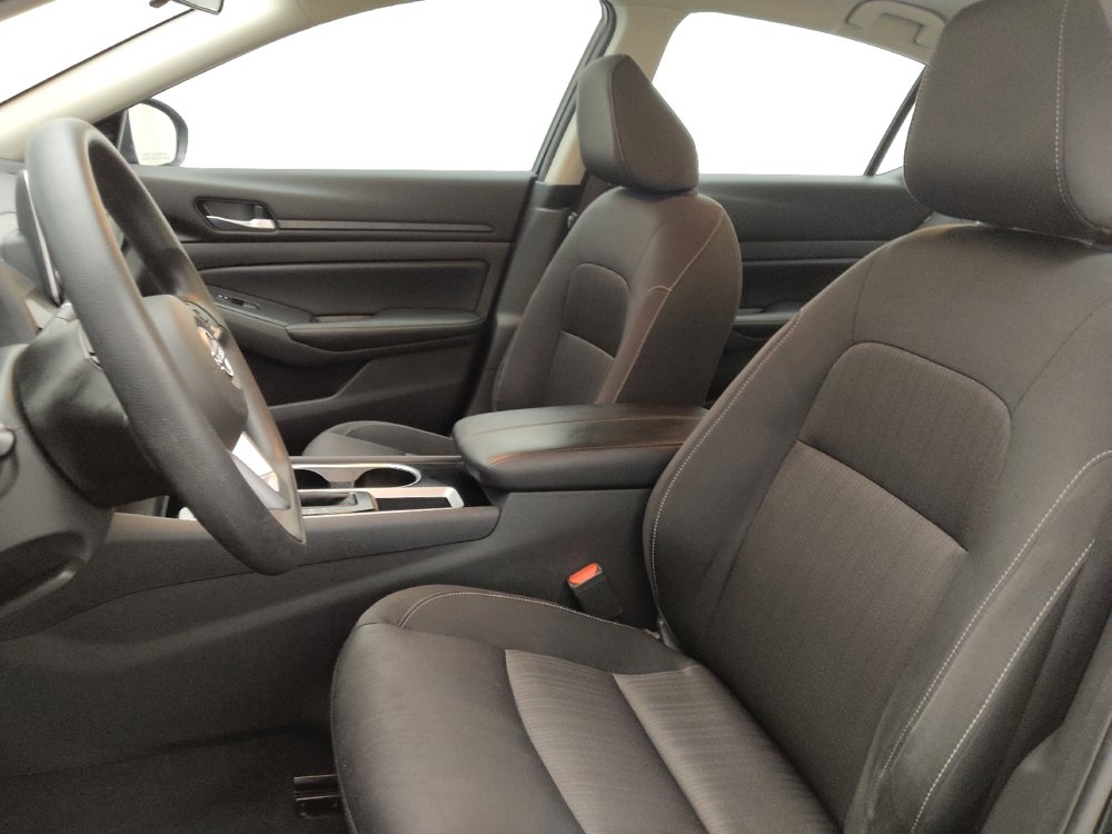 Used 2024 Nissan Altima 2.5 SV image 17