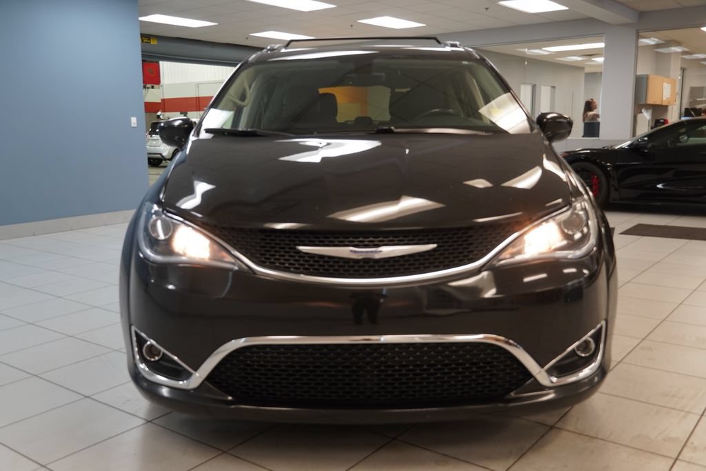 Used 2019 Chrysler Pacifica Touring-L FWD image 15