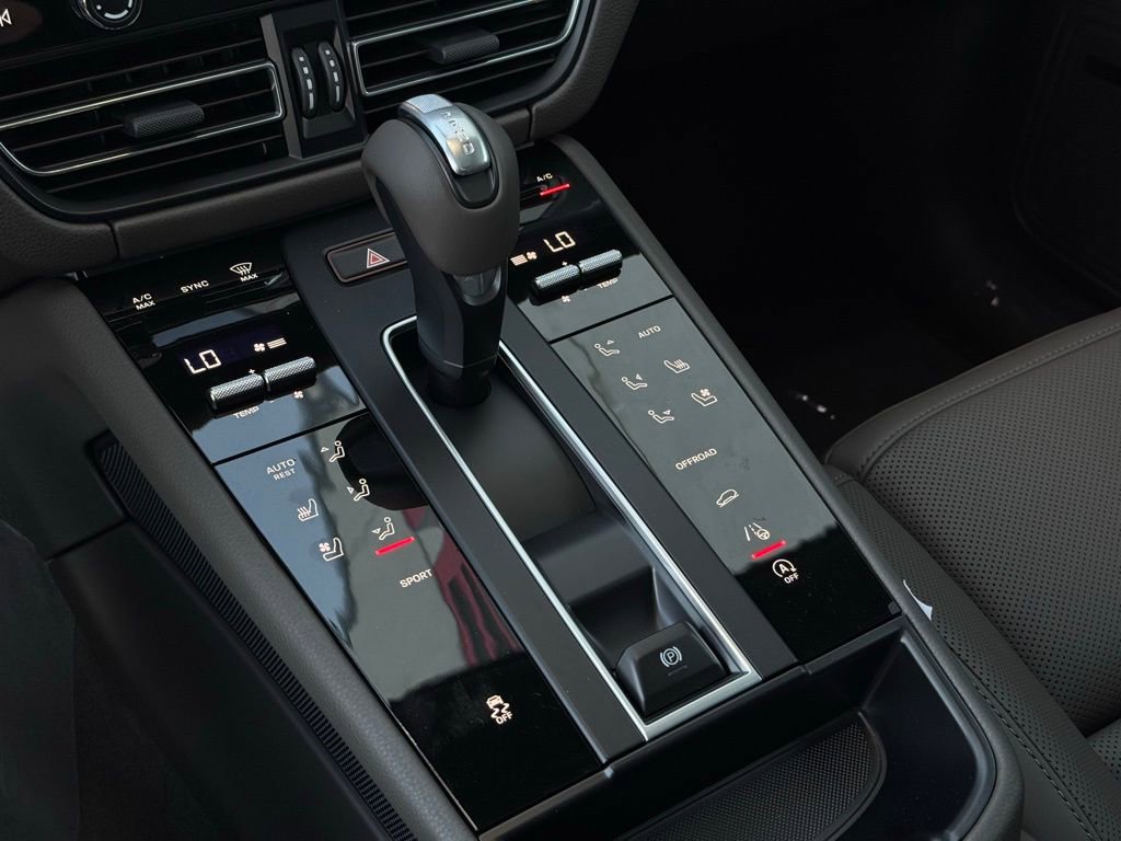 New 2026 Porsche Macan image 31