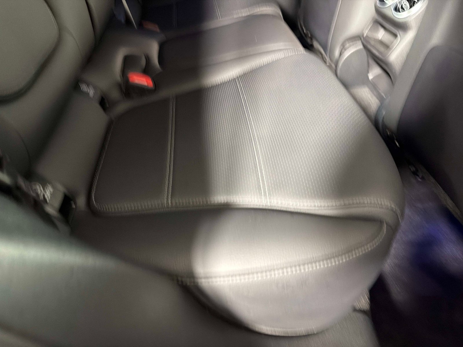 Used 2025 Mercedes-Benz GLC 300 4MATIC image 27