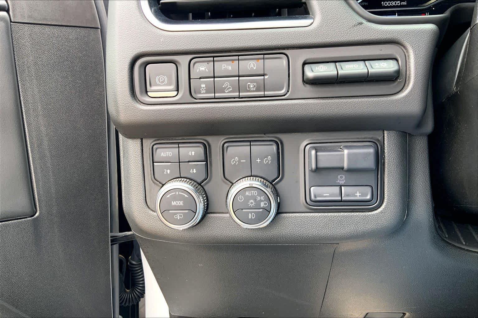 Used 2024 GMC Yukon XL AT4 w/ AT4 Premium Plus Package AWD/4WD image 70