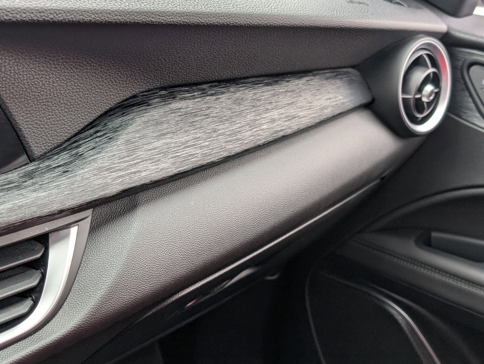 Used 2022 Alfa Romeo Stelvio Sprint image 29