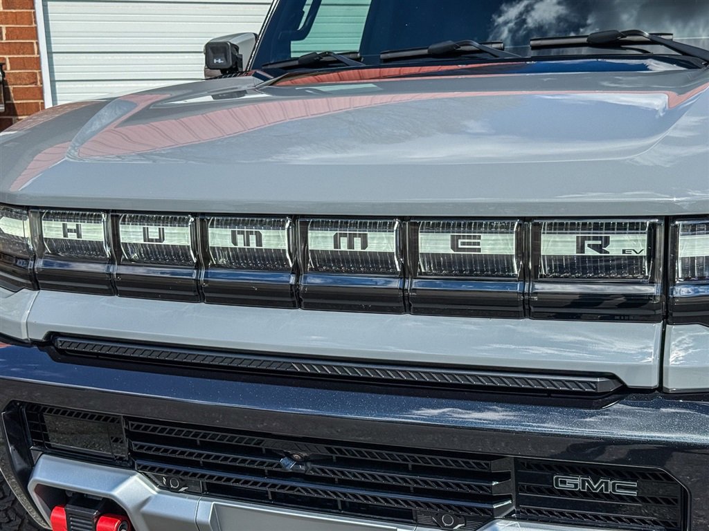 Used 2024 GMC Hummer EV 3X w/ LPO, Illumination Package image 12