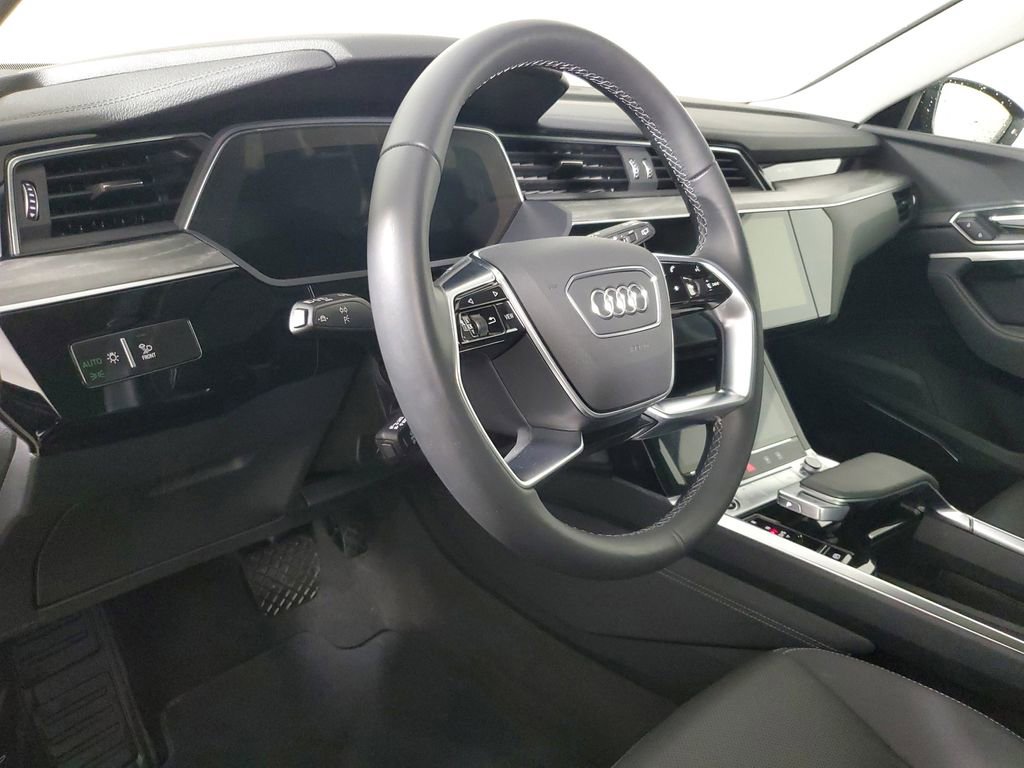 Certified 2023 Audi e-tron Premium Plus w/ Premium Plus Package image 25