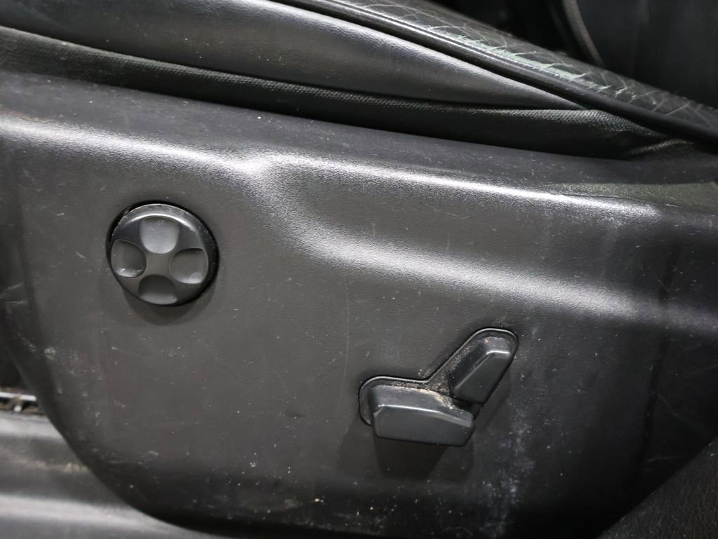 Used 2015 Jeep Grand Cherokee Overland w/ Advanced Technology Group image 13