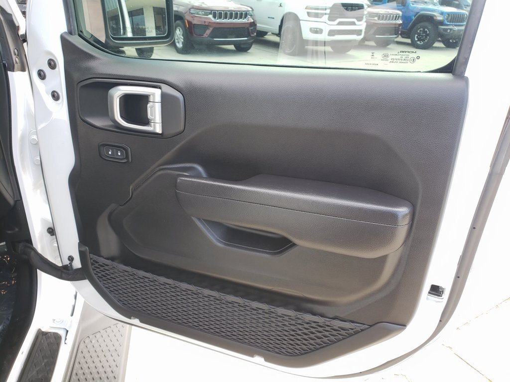 Used 2024 Jeep Gladiator Sport image 17