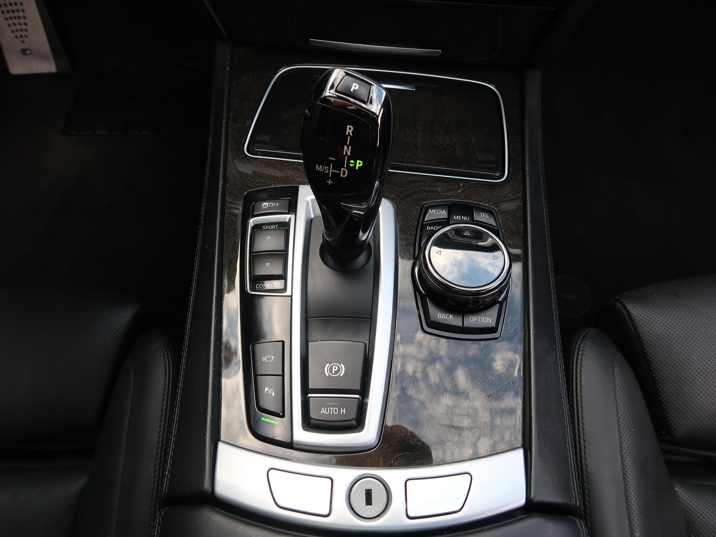 Used 2015 BMW 750Li image 24