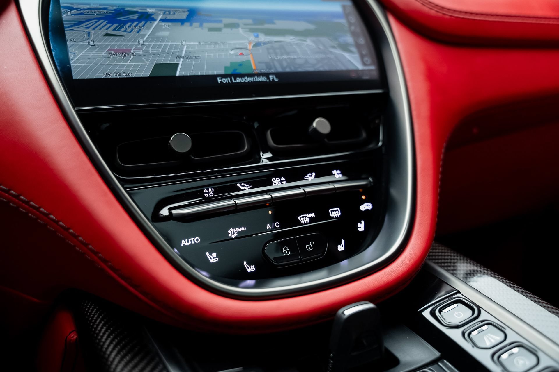 Used 2022 Aston Martin DBX AWD/4WD image 51