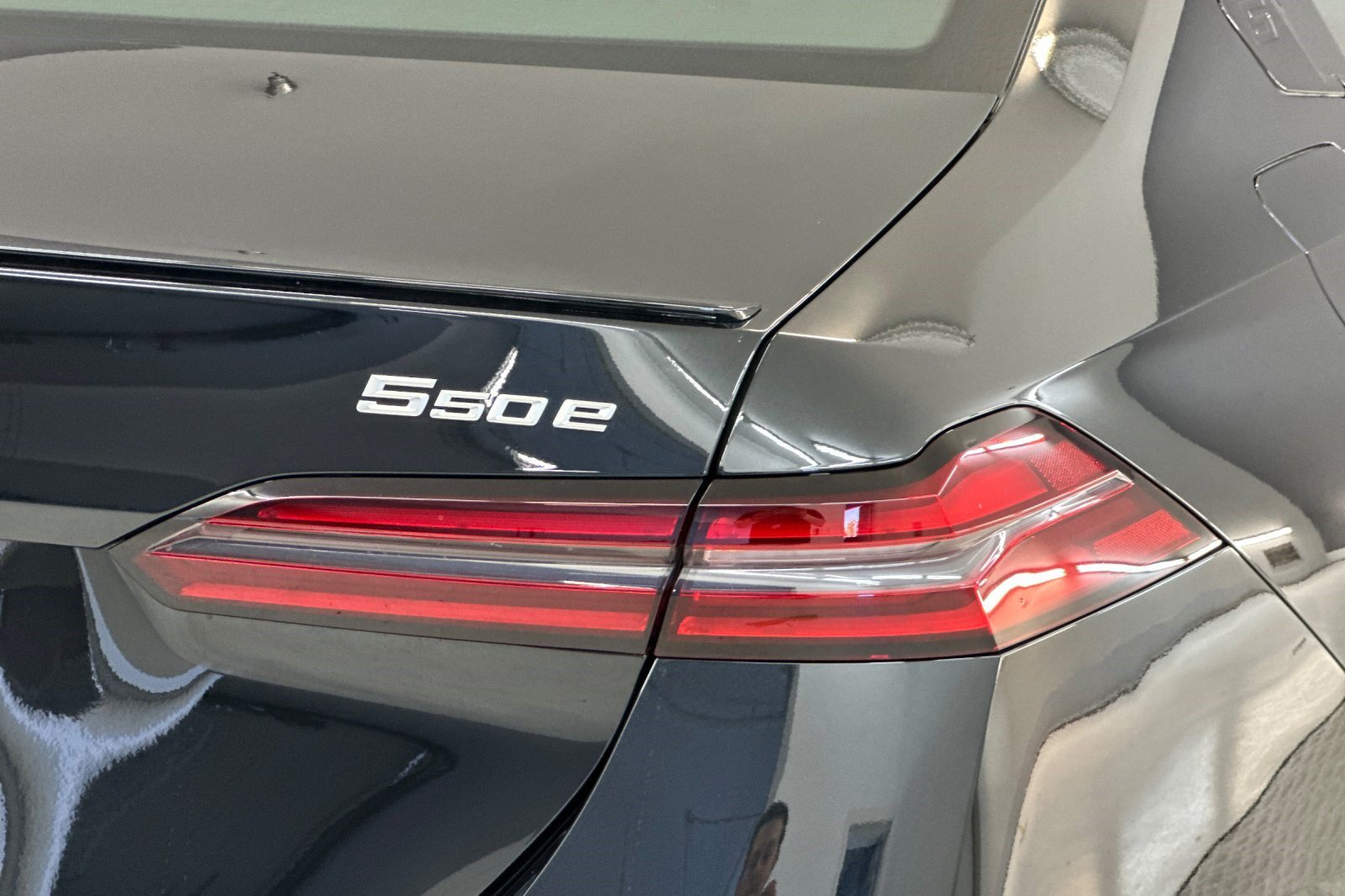 New 2027 BMW 550e xDrive AWD/4WD image 23