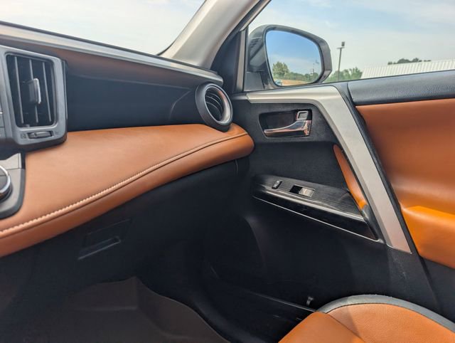 Used 2016 Toyota RAV4 Limited FWD image 30