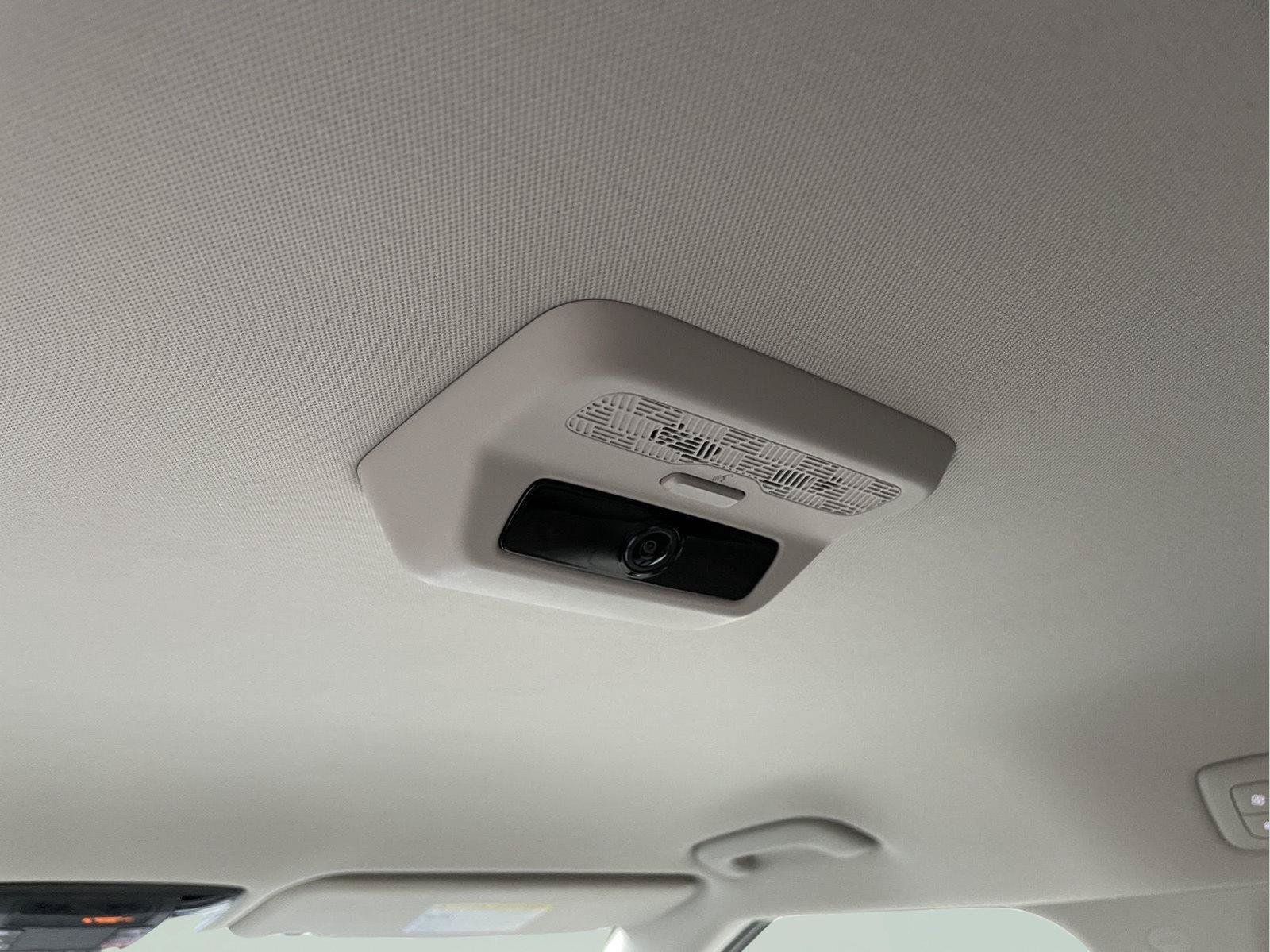 Used 2025 Kia Carnival EX FWD image 24