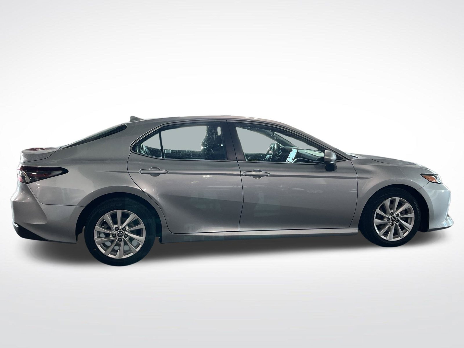 Used 2022 Toyota Camry LE FWD image 11