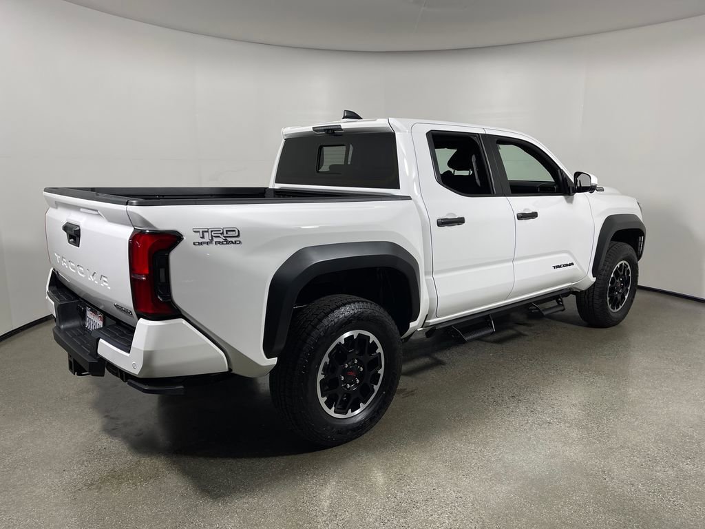 Certified 2025 Toyota Tacoma TRD Off-Road w/ TRD Off Road Premium Package AWD/4WD image 3
