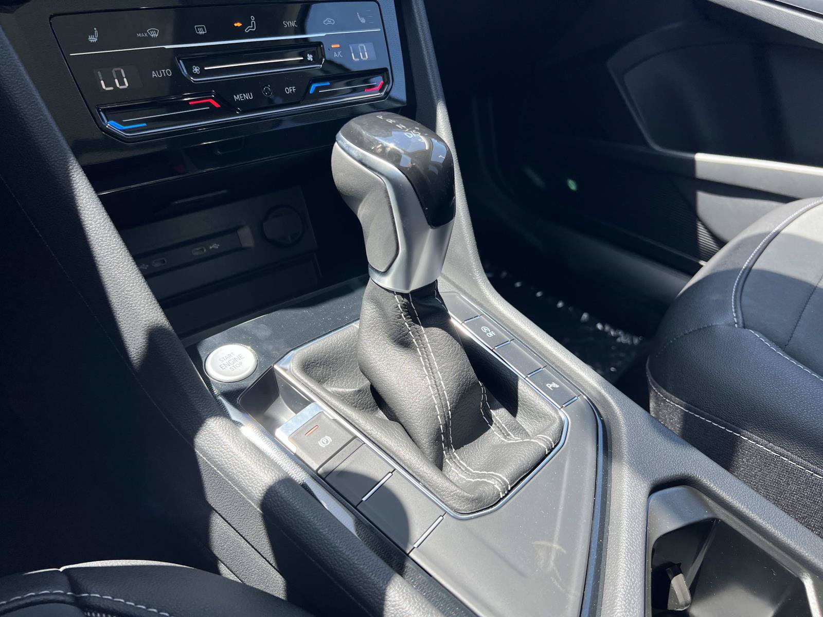 New 2026 Volkswagen Taos SE FWD image 17