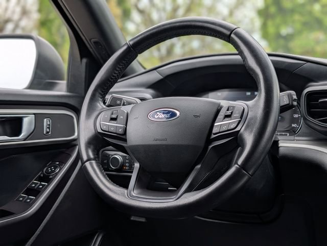 Used 2020 Ford Explorer XLT AWD/4WD image 13