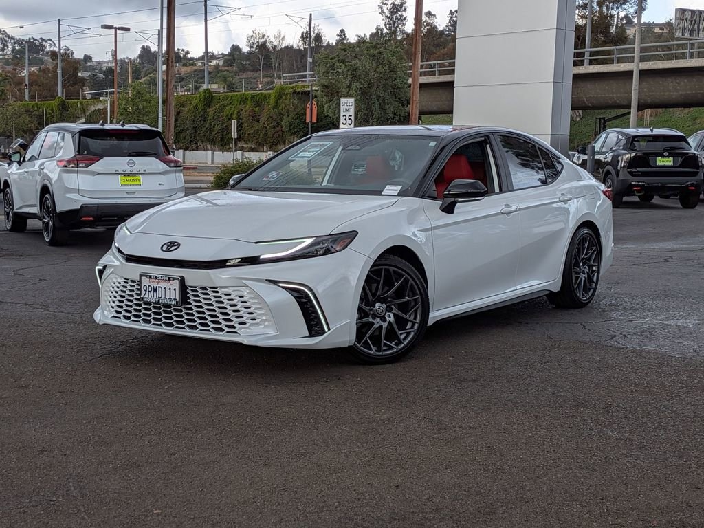 Used 2025 Toyota Camry XSE FWD image 1