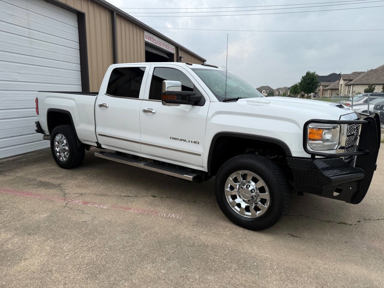 Used 2019 GMC Sierra 2500 Denali w/ Duramax Plus Package AWD/4WD image 6