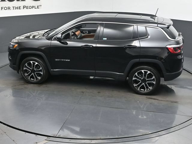 Used 2023 Jeep Compass Limited w/ Sun and Sound Group AWD/4WD image 43