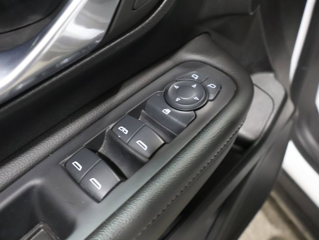 Used 2024 GMC Terrain SLE image 12