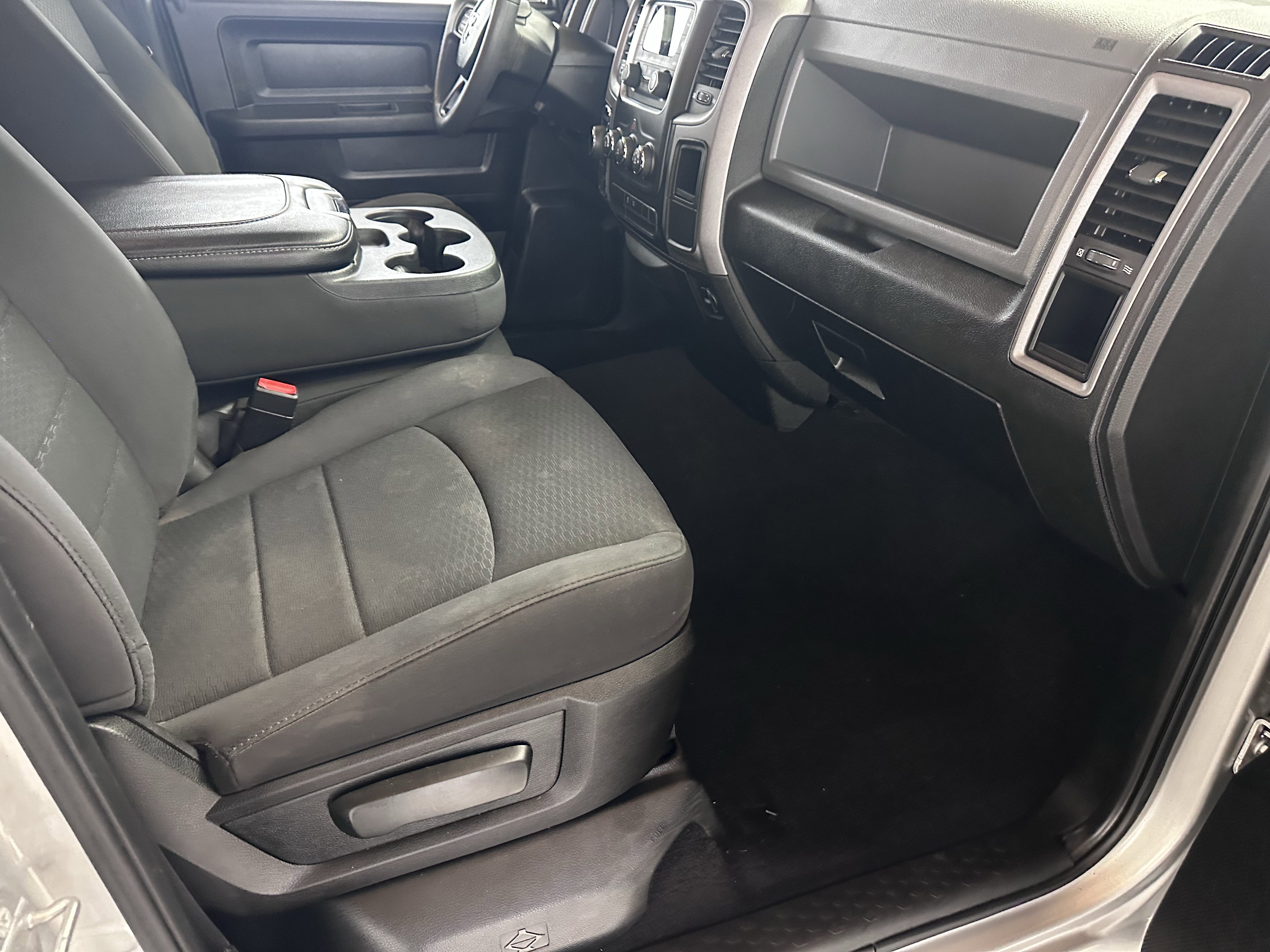 Used 2019 RAM 1500 Express image 30