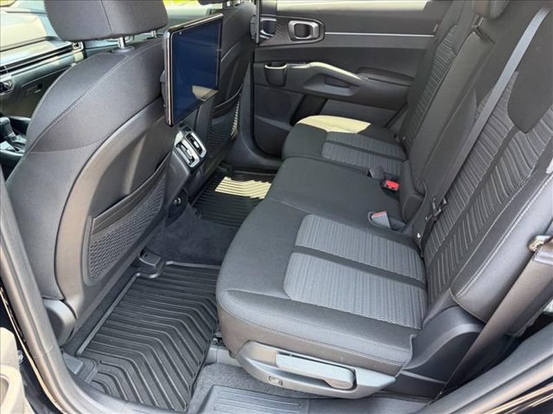 New 2026 Kia Sorento LX FWD image 13