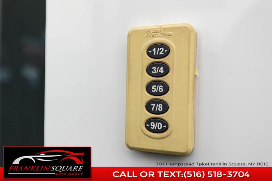 Used 2017 Ford Transit 350 XL image 52