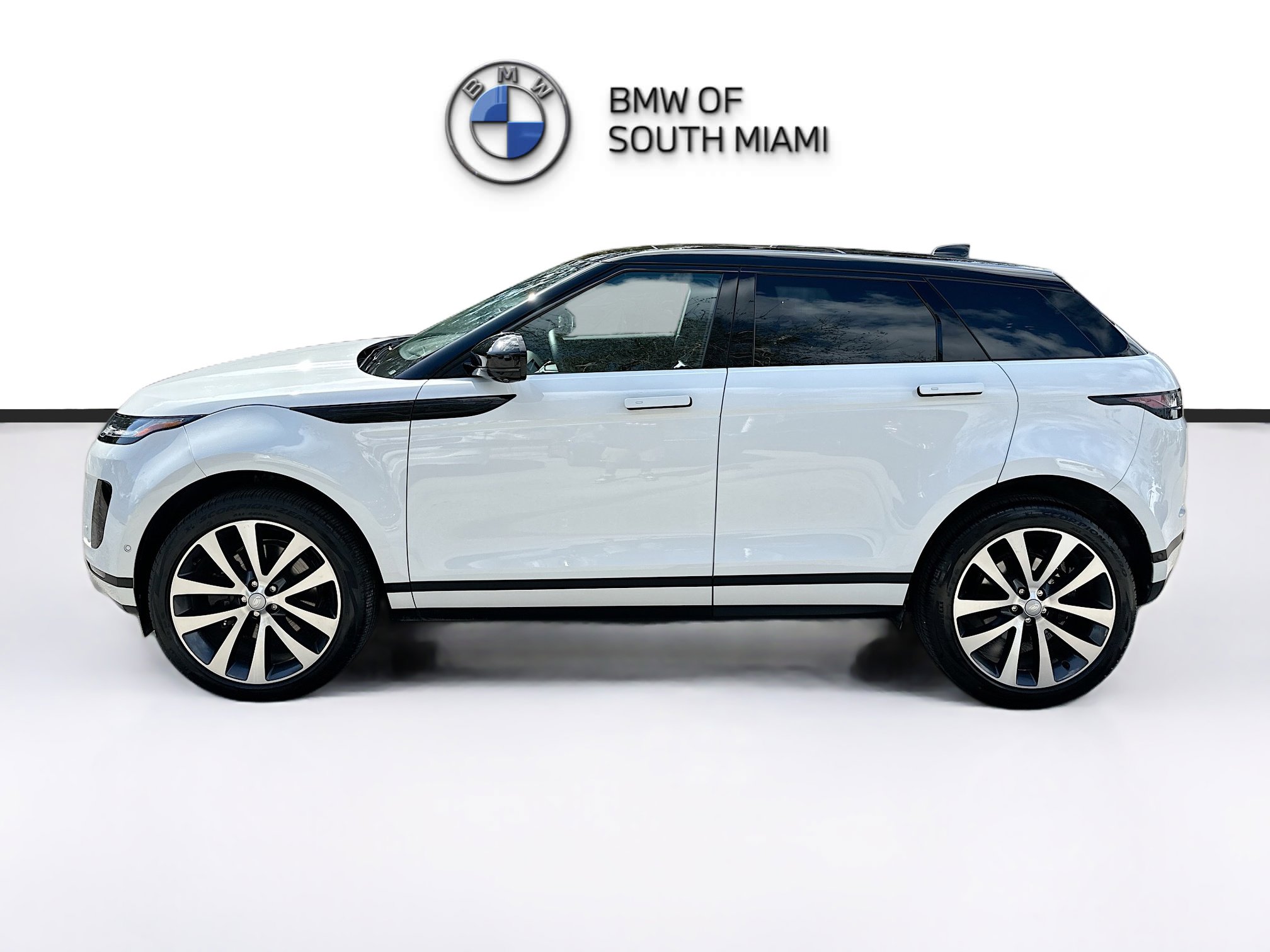 Used 2026 Land Rover Range Rover Evoque S image 4