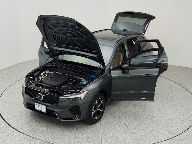 New 2026 Volvo XC60 B5 Core w/ Climate Package image 37