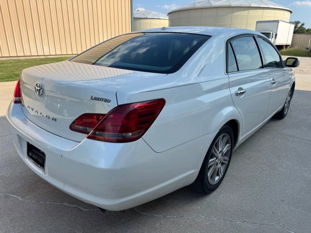 Used 2009 Toyota Avalon Limited image 3