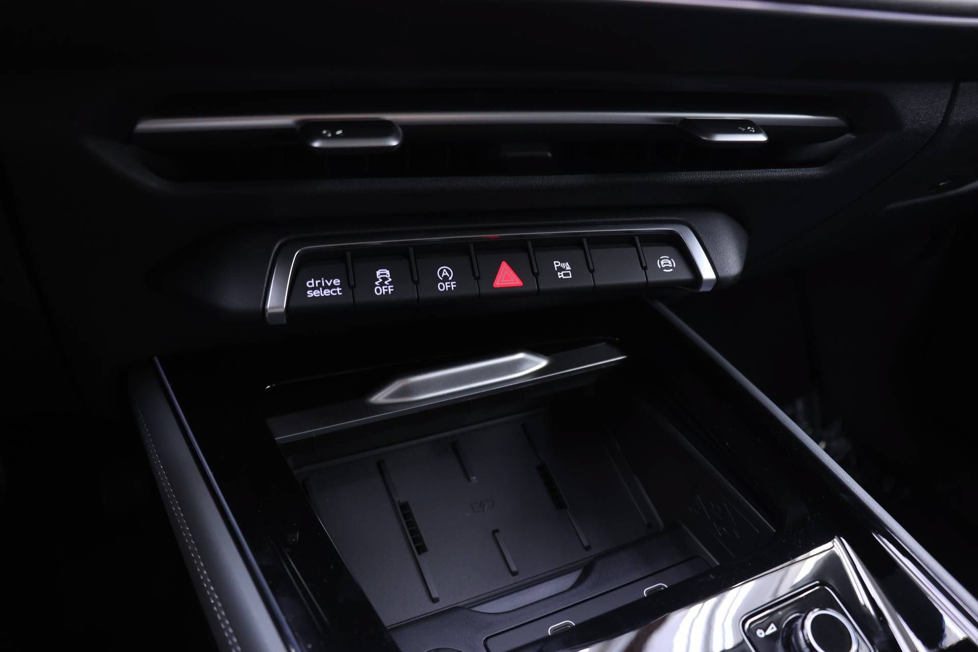 New 2026 Audi Q3 quattro 2.0T AWD/4WD image 9