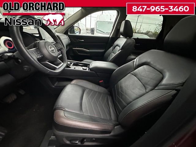 Used 2024 Nissan Pathfinder Platinum AWD/4WD image 10