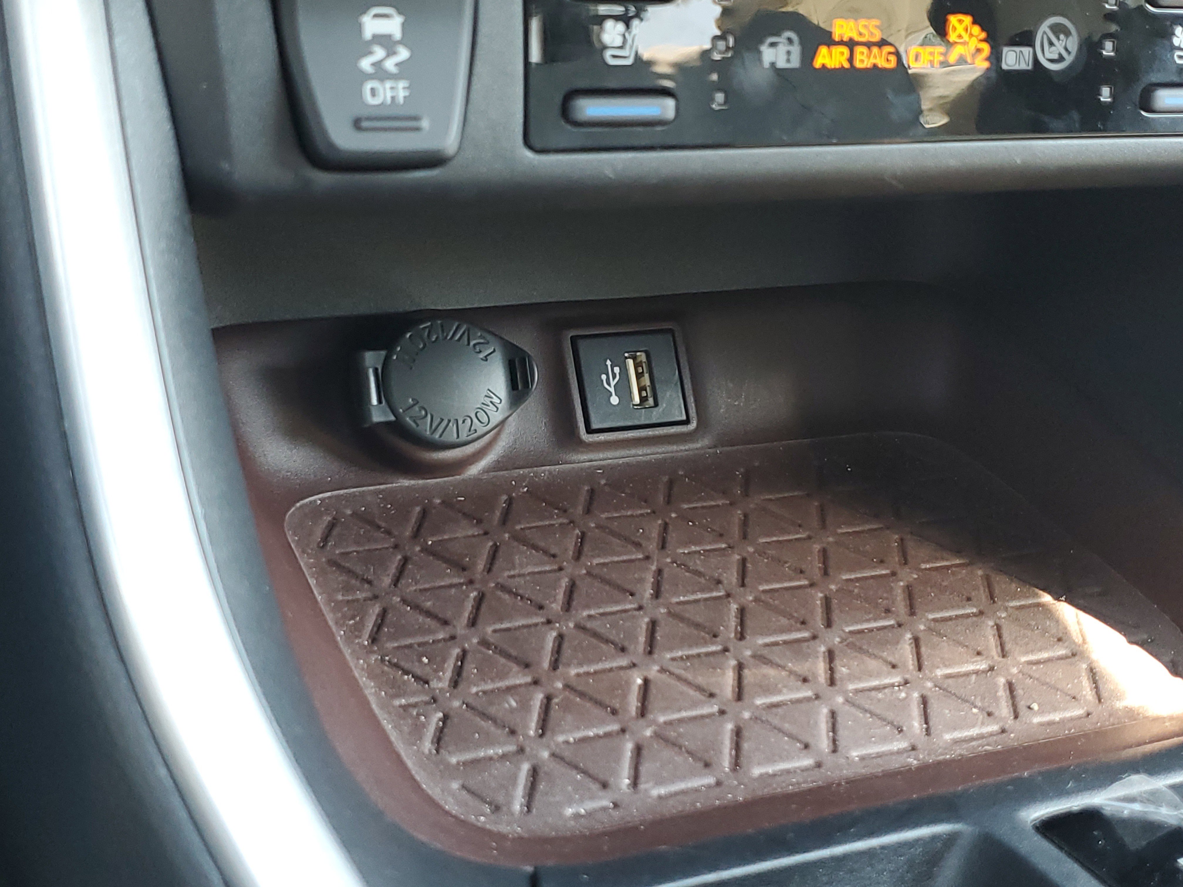 Certified 2025 Toyota RAV4 Limited image 32