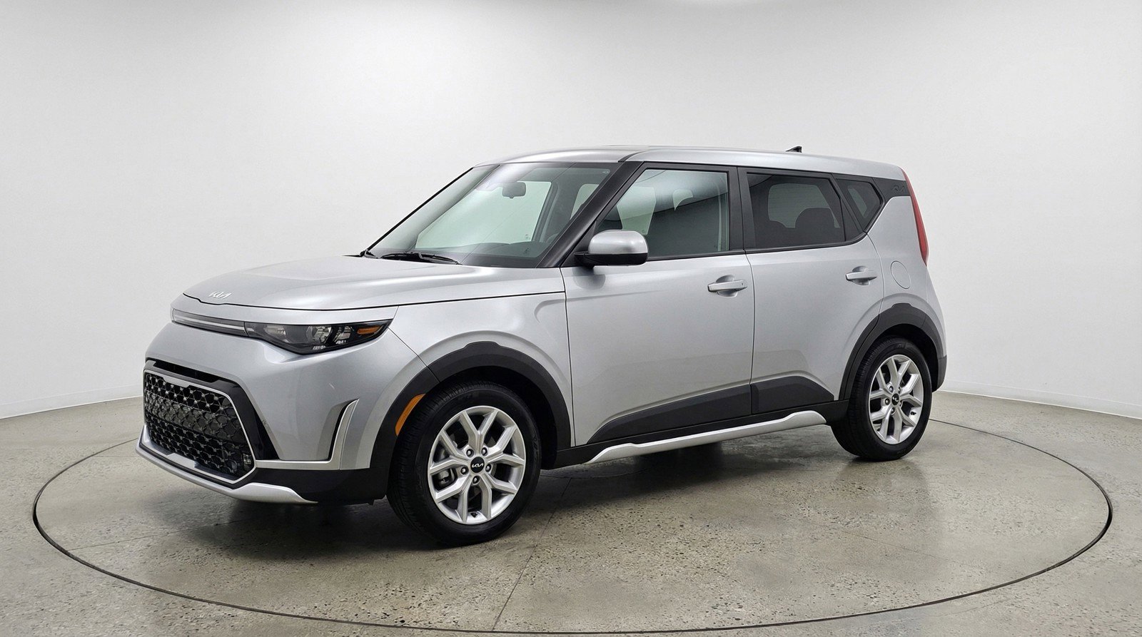 Used 2025 Kia Soul LX w/ LX Technology Package image 3