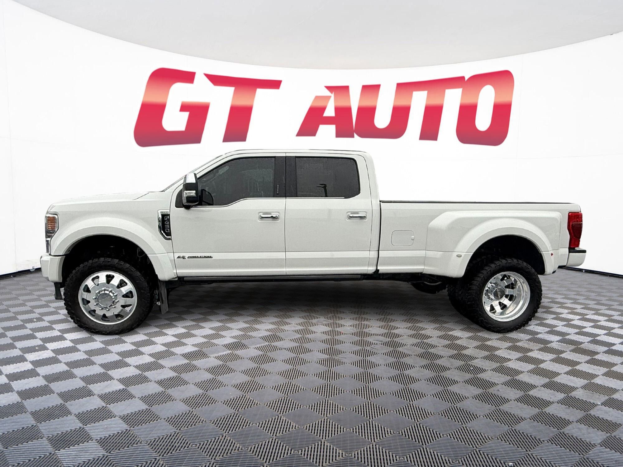 Used 2022 Ford F450 Platinum image 4