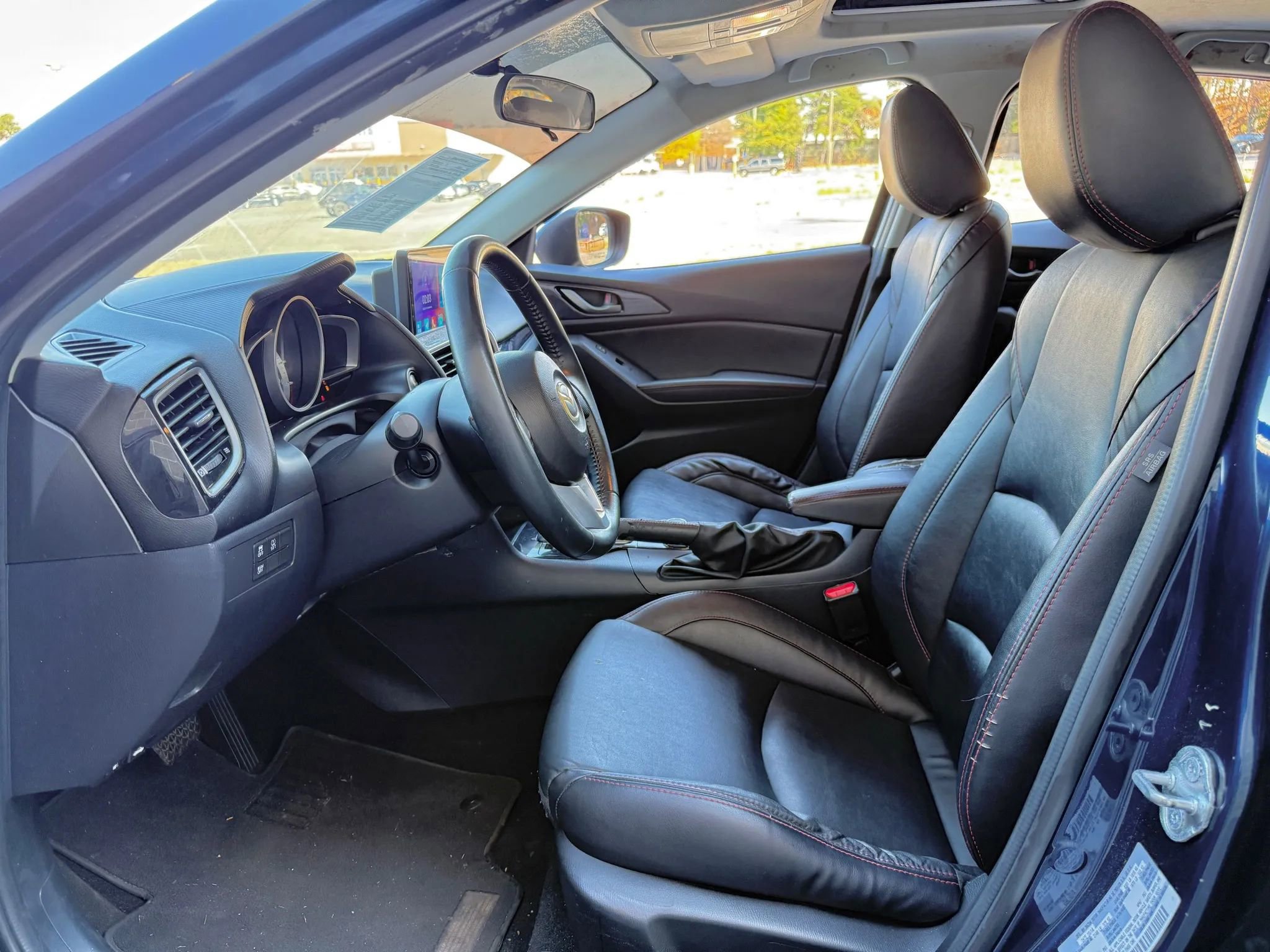 Used 2015 MAZDA MAZDA3 i Grand Touring image 2