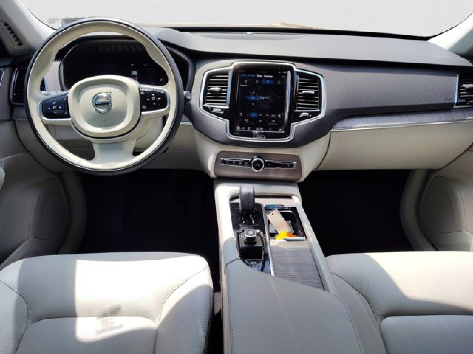 Used 2023 Volvo XC90 B6 Plus w/ Protection Package Premier image 14