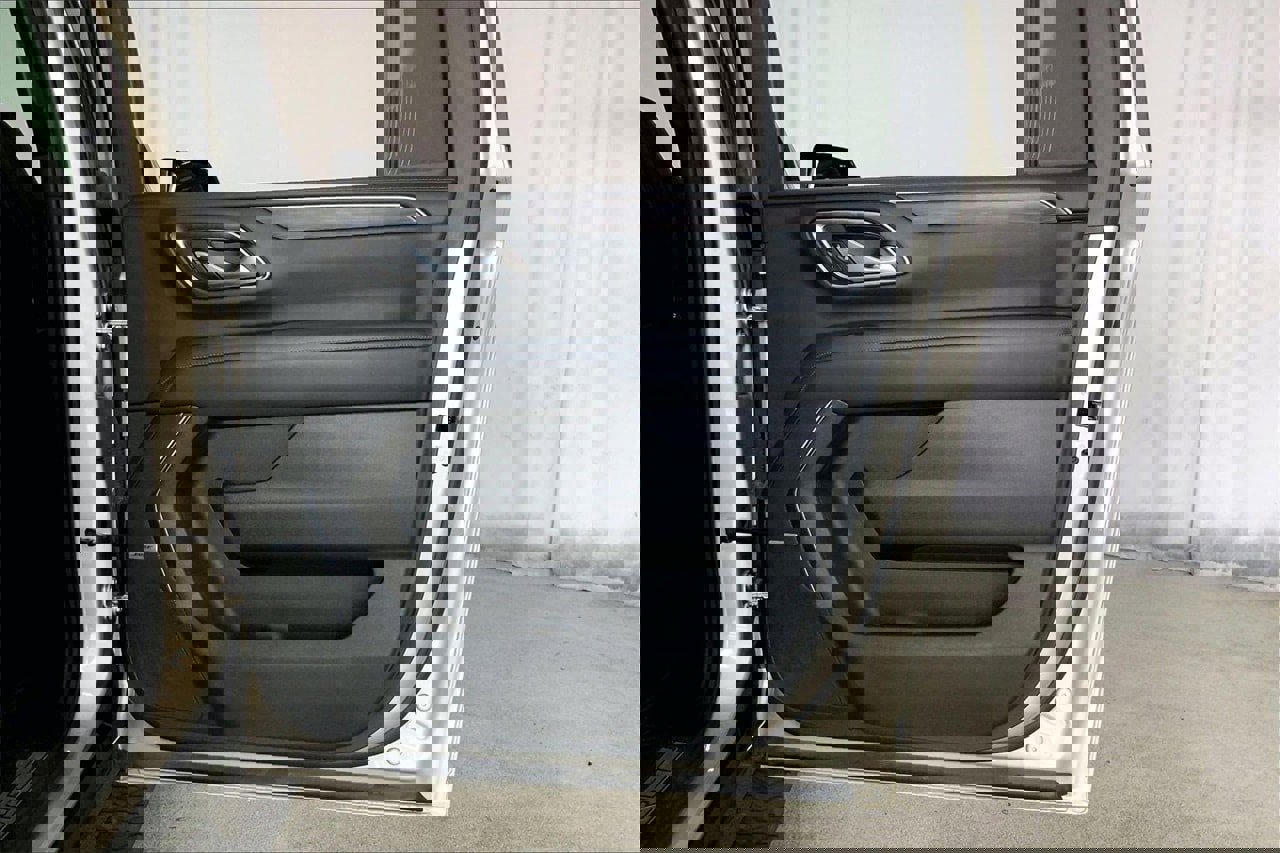 Used 2024 Chevrolet Suburban Z71 w/ Z71 Off-Road Package image 23