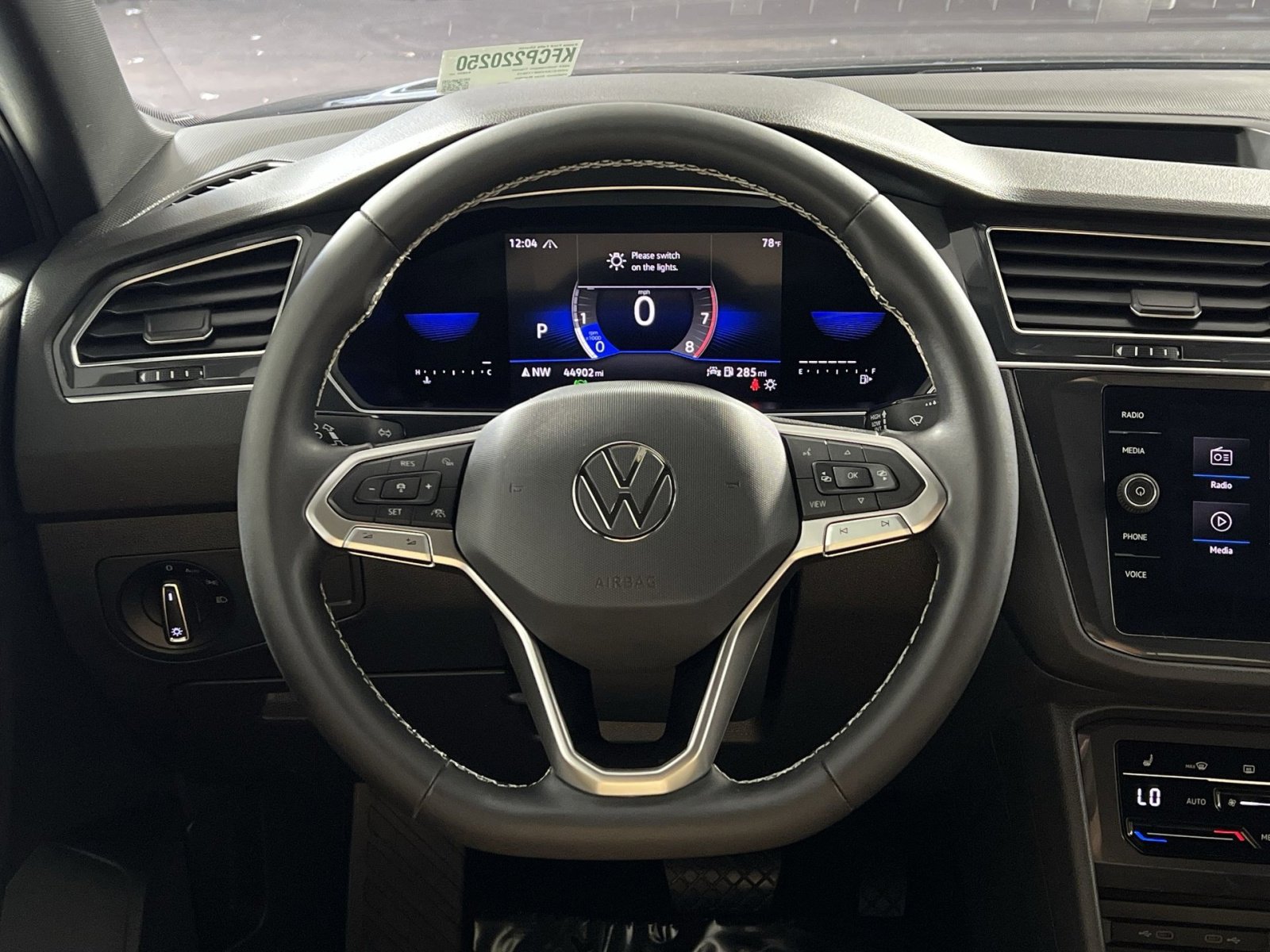 Used 2022 Volkswagen Tiguan SE image 16