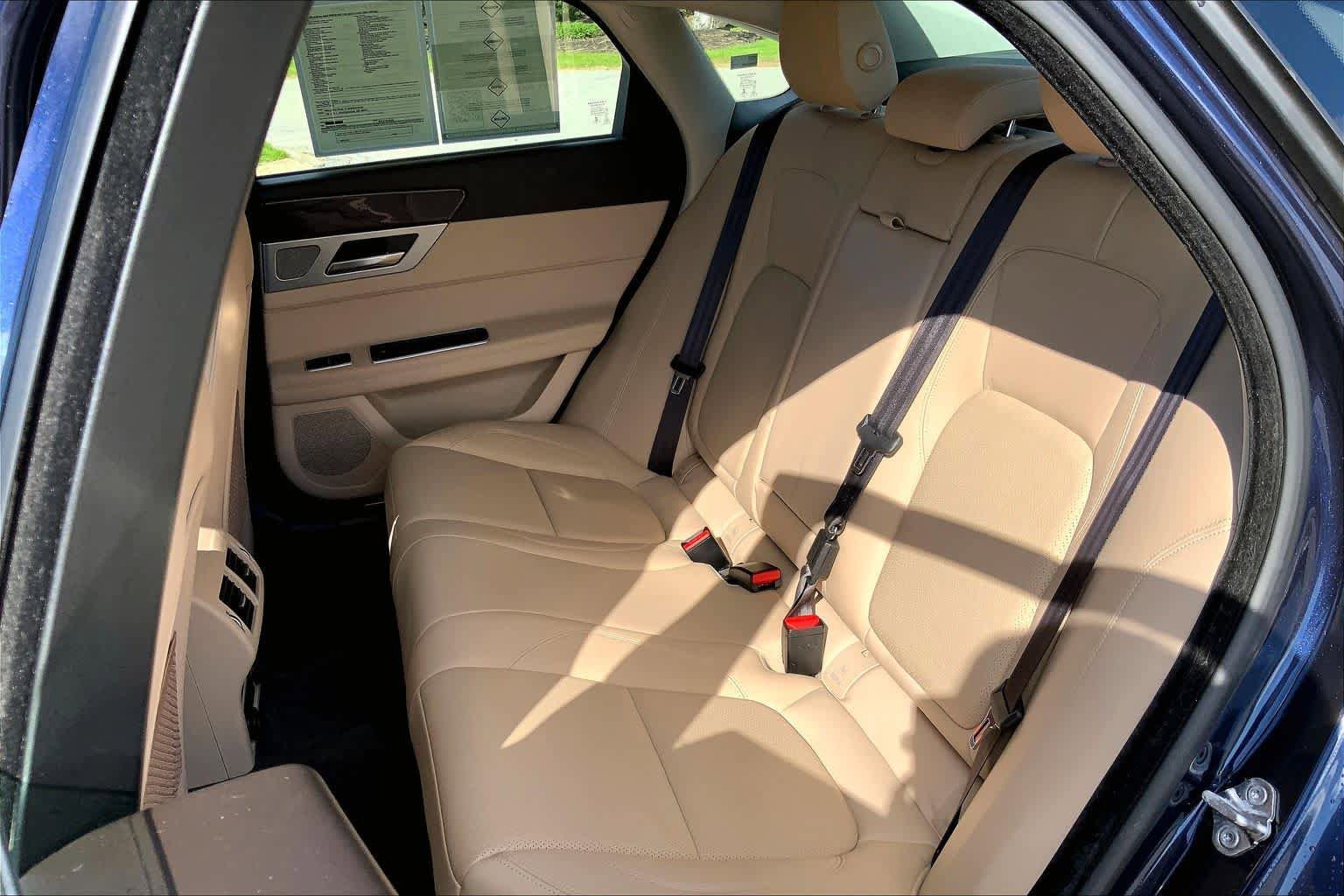 Used 2018 Jaguar XF Prestige AWD/4WD image 21