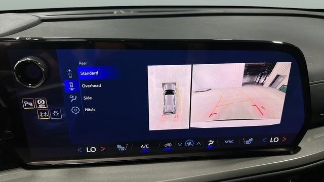 New 2027 Chevrolet Traverse LT w/ Midnight/Sport Edition FWD image 17
