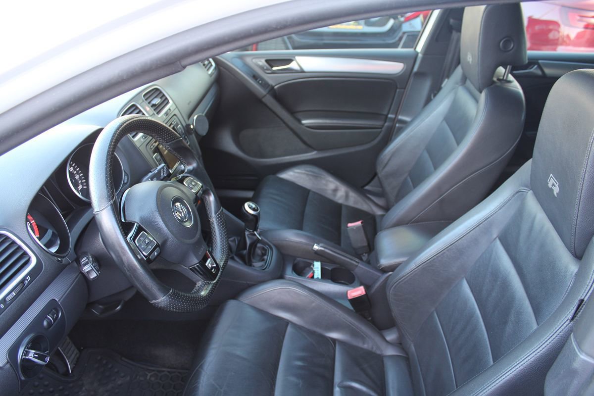 Used 2012 Volkswagen Golf 4-Door AWD/4WD image 20