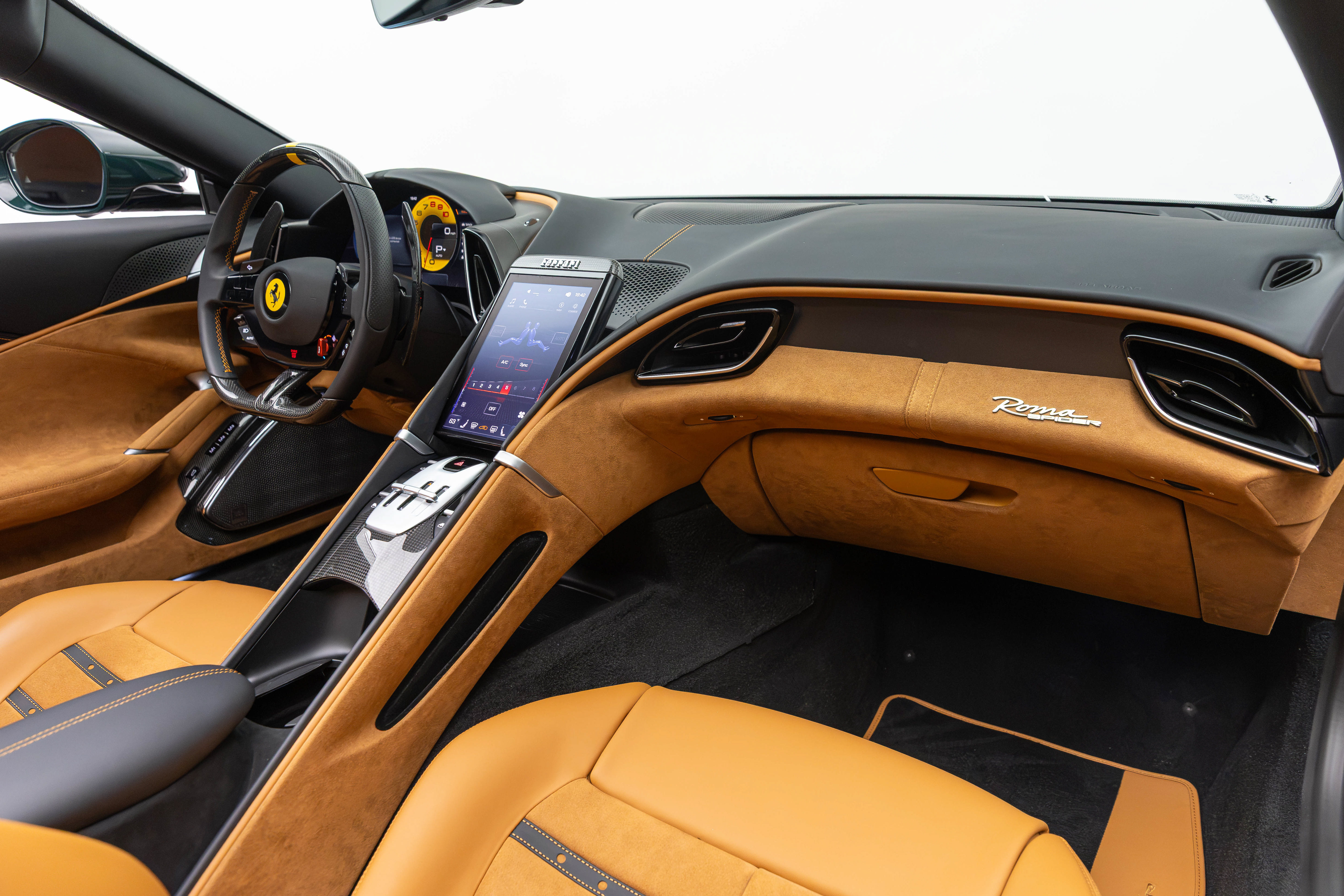 Certified 2025 Ferrari Roma Spider RWD image 33