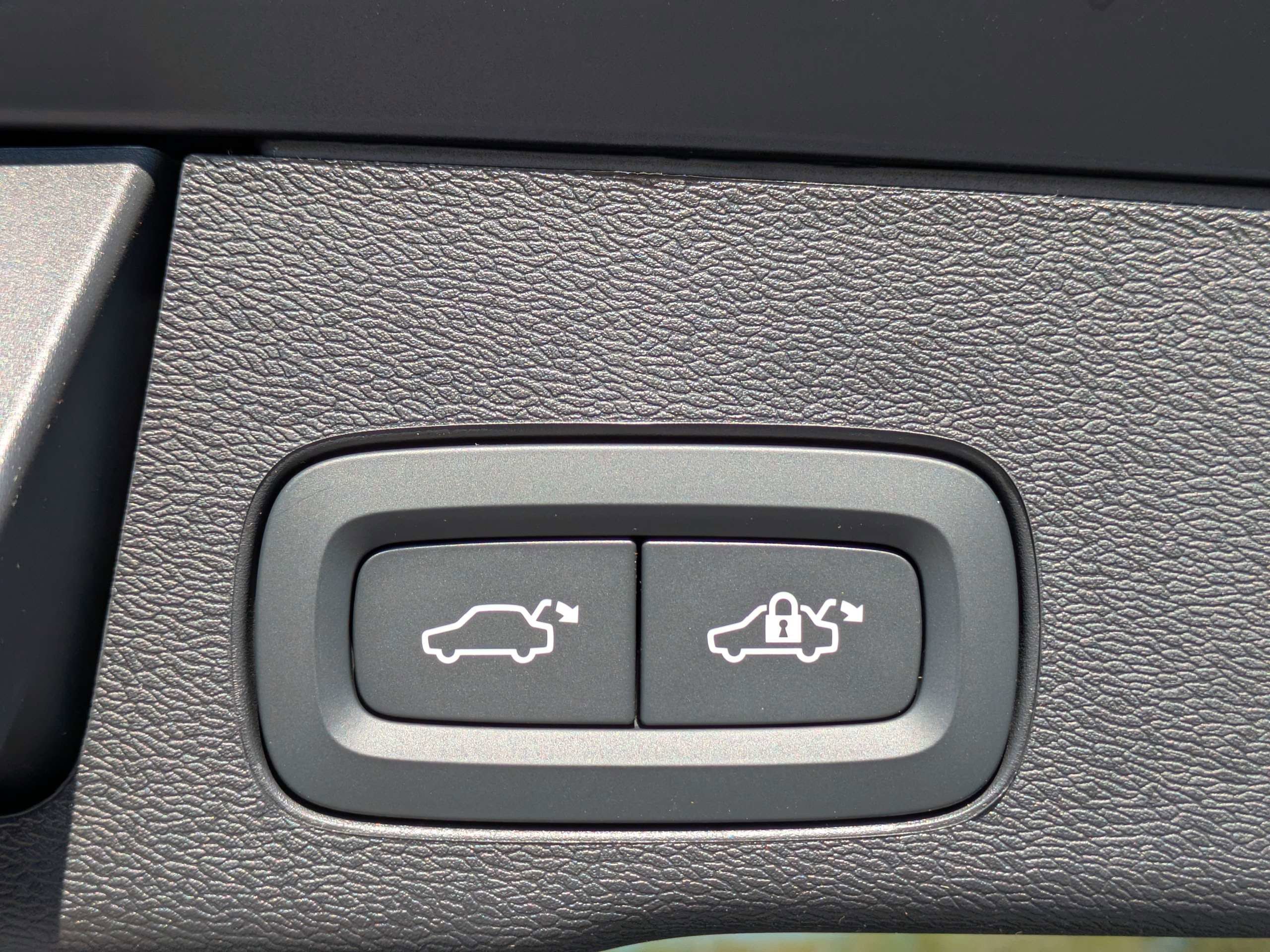 New 2026 Volvo XC60 B5 Plus w/ Protection Package Premier image 14