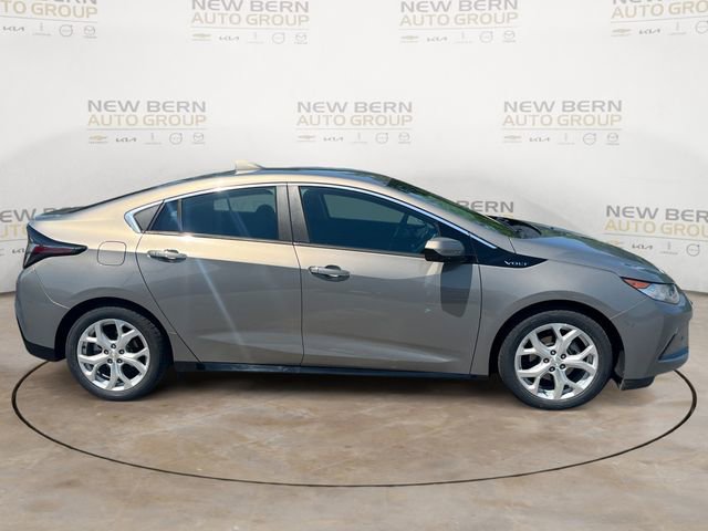 Used 2017 Chevrolet Volt Premier w/ Driver Confidence II Package FWD image 6