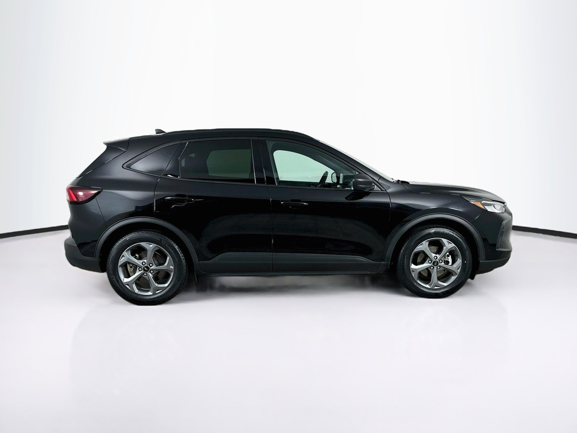 Used 2025 Ford Escape ST-Line FWD image 10