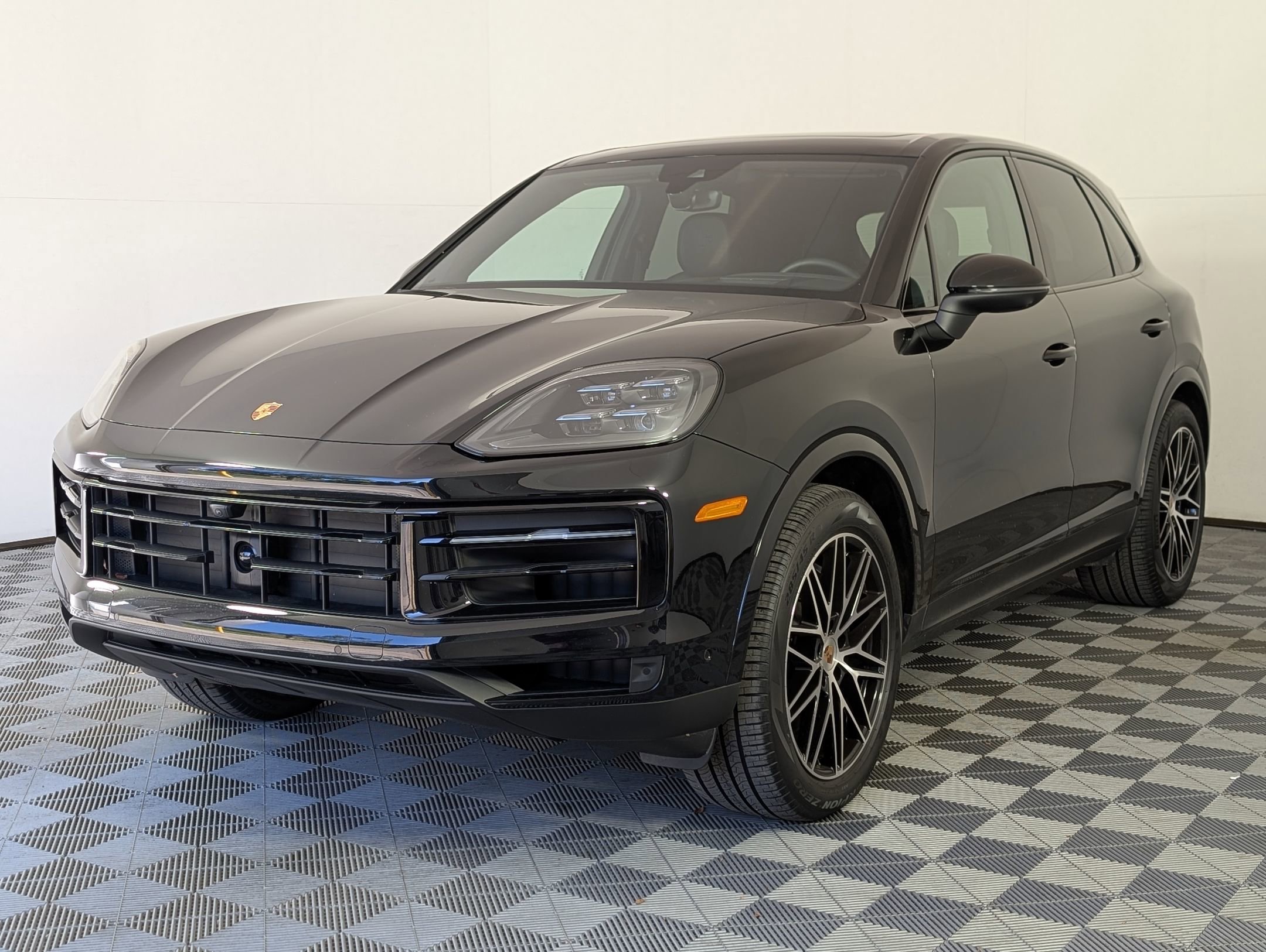 Used 2025 Porsche Cayenne video 1
