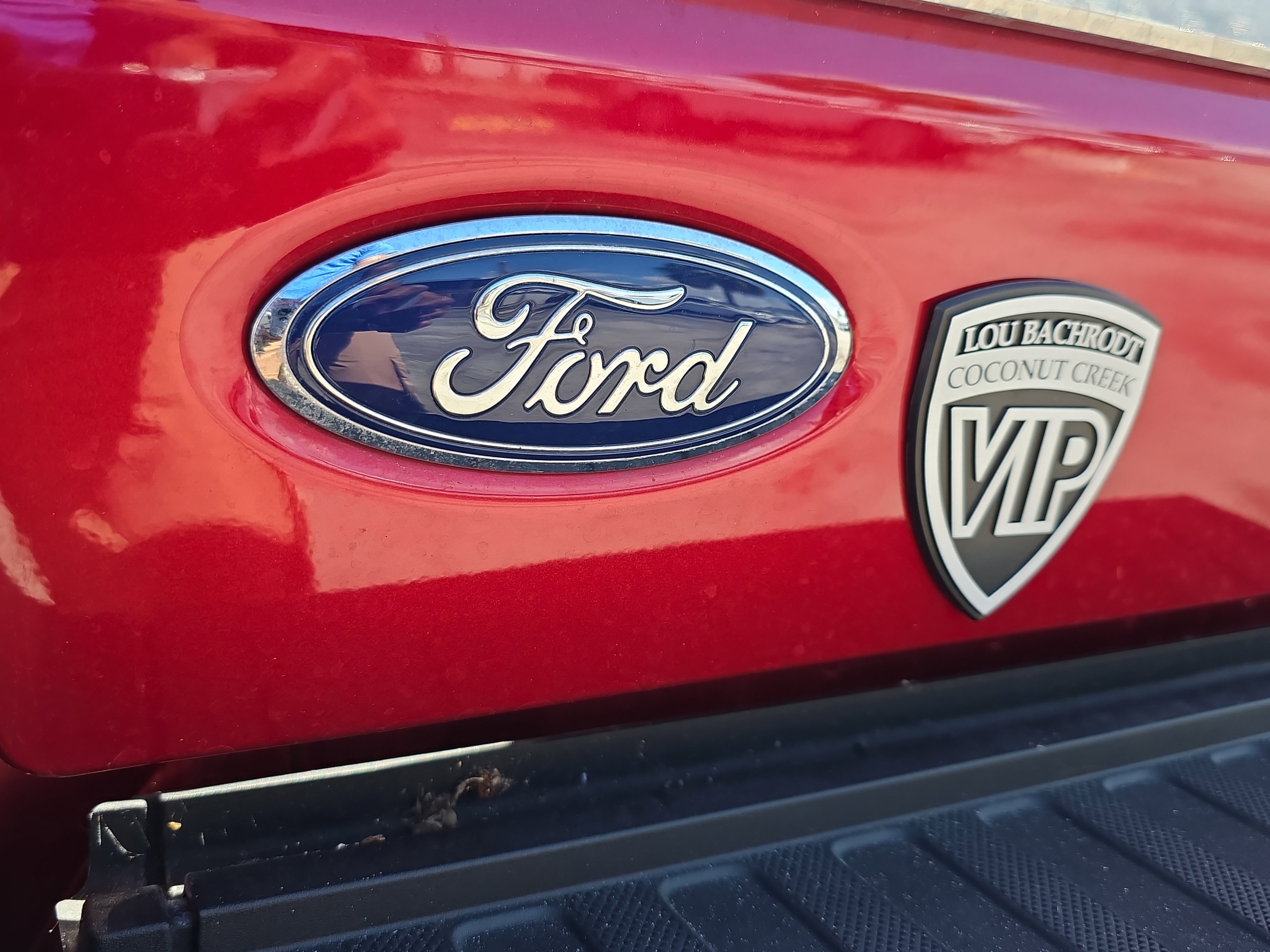 Used 2024 Ford F350 Platinum w/ FX4 Off-Road Package image 8