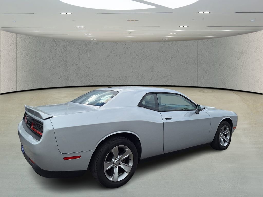 Used 2021 Dodge Challenger SXT w/ Driver Convenience Group image 5