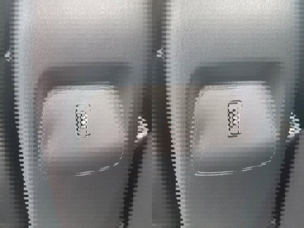 Certified 2023 Nissan Sentra SV image 28